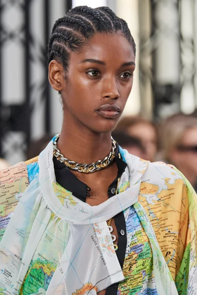 Look 8